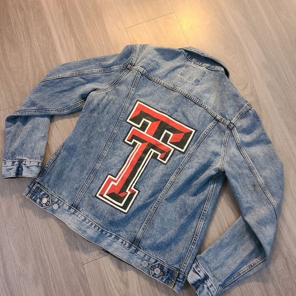 Lucky Brand Size Medium Lakewood Denin Trucjer Jacket Custon Texas Tech Unisex